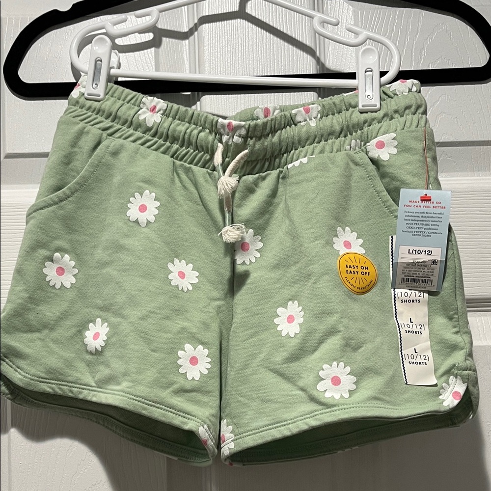 Cat & Jack Green Daisy Print Shorts
